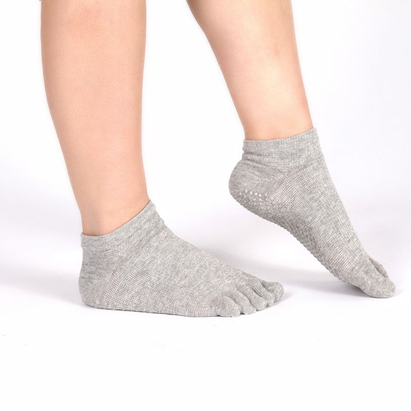Yoga Socks for Women Yoga Full Toe Socks with Grips Non Slip Five
